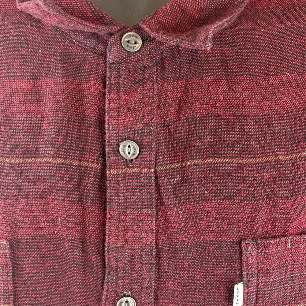 Levis Shirt Mens XL‎ Red Button Down